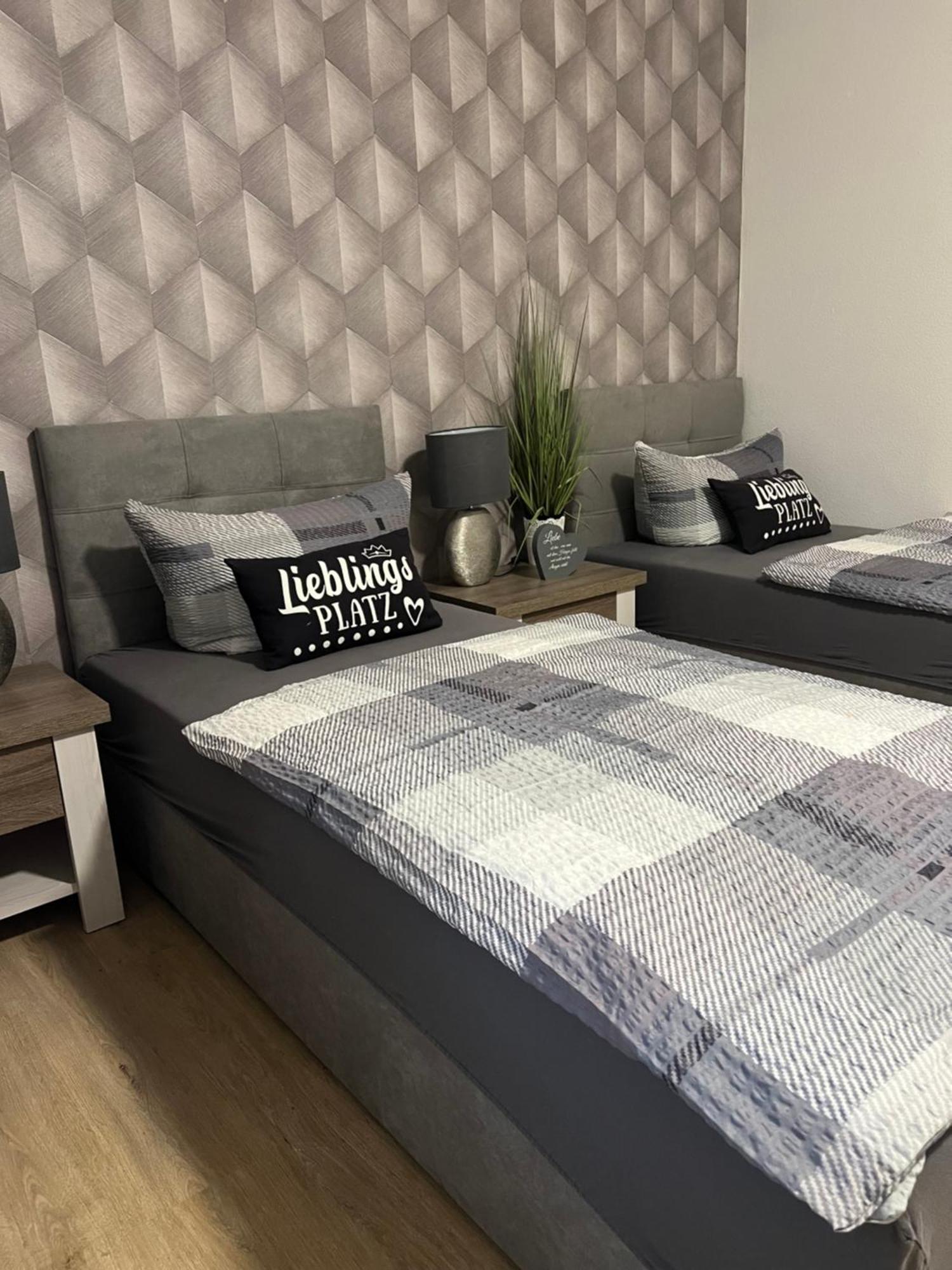 Ferienwohnung Viktoria غوتا المظهر الخارجي الصورة
